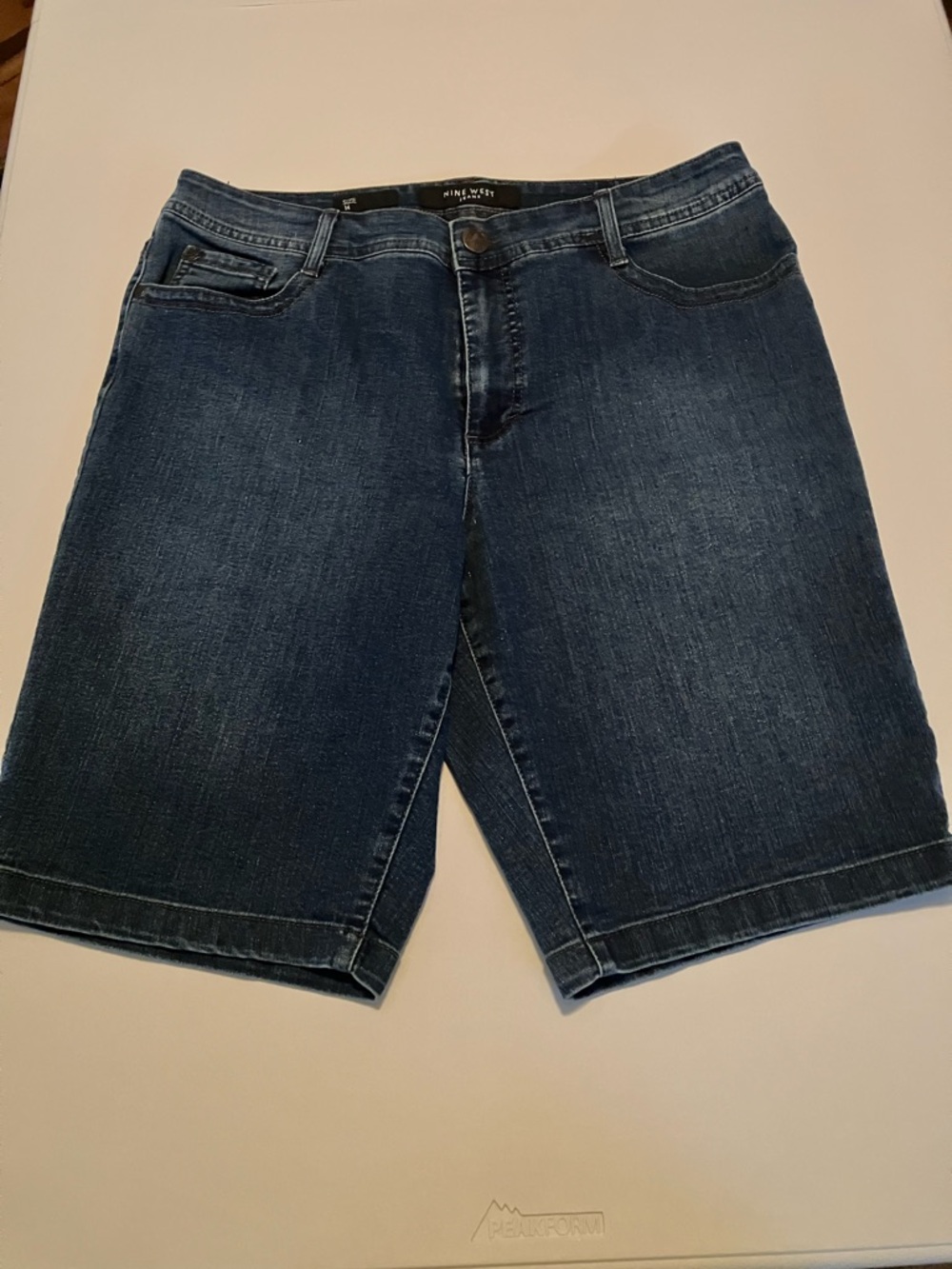 Nine West Women’s‎ size 14 5 pocket Jean Shorts